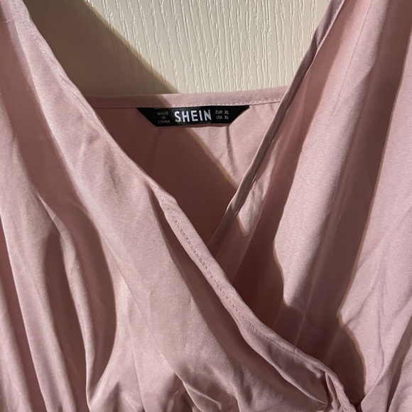 Pink SHEIN romper 😍 (5/20) - Picture 3 of 3